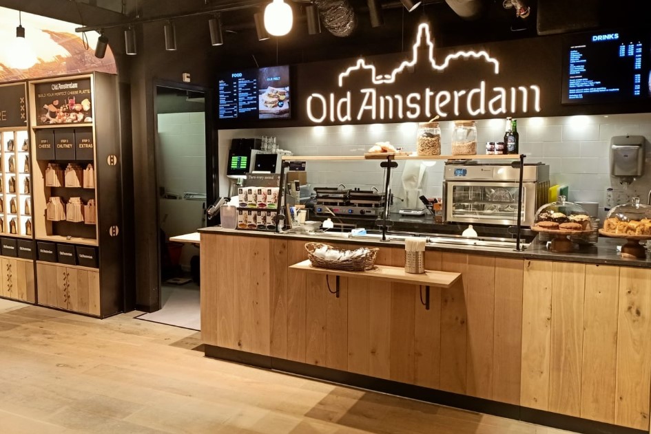 Old Amsterdam Brandstore Schiphol Plaza