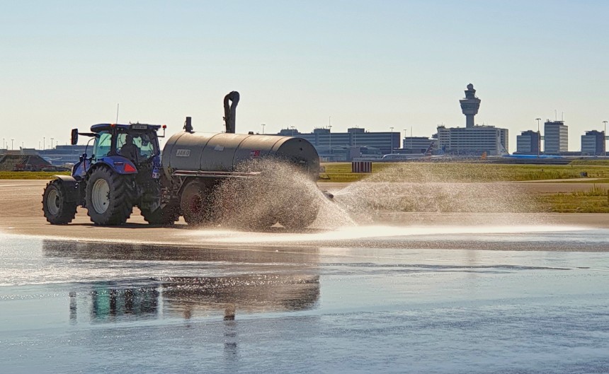 Schiphol Tractor